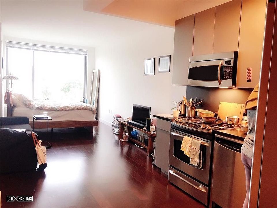 1st image of 34 Desbrosses St APT 313