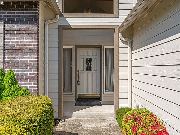 2nd image of 11512 NE 33rd Ave