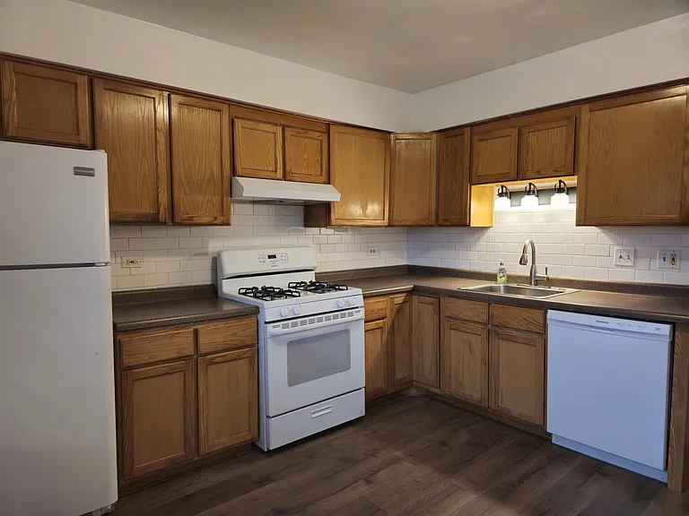 7721 Woodward Ave #3E — Photo 2