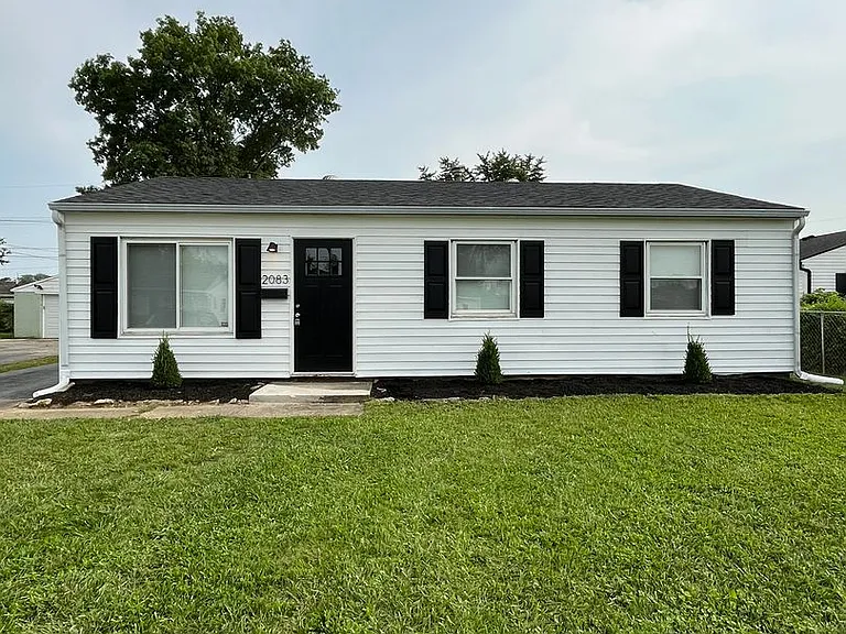 2083 Penrose Dr — Photo 1