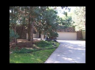 1412 N Innsbruck Dr NE, Fridley, MN 55432