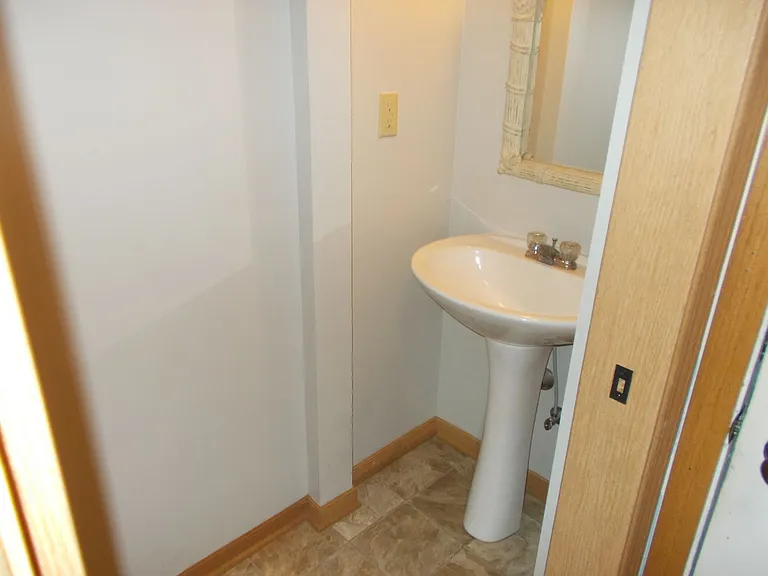 1740 Tanglewood Dr — Photo 10