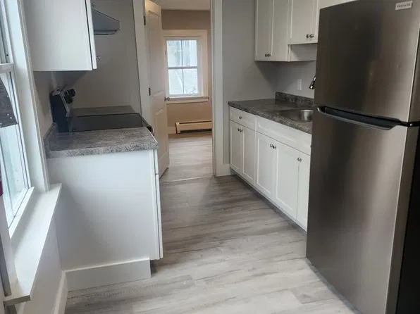 52 Hickok St, Winooski, VT 05404