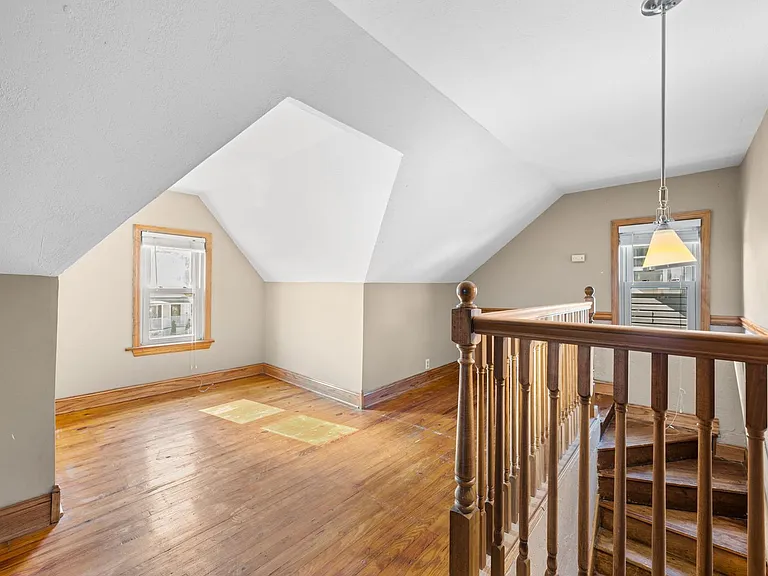 2438 Brookdale Ave — Photo 17