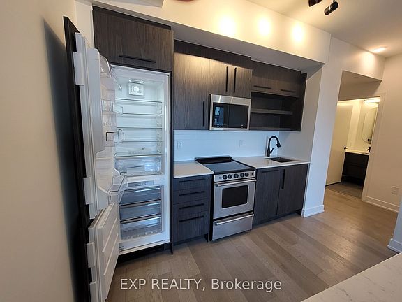 4th image of 560 Rideau St #407