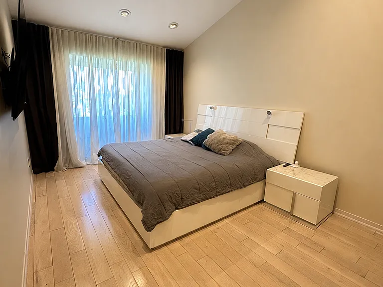 2818 E 27th St #3D — Photo 9