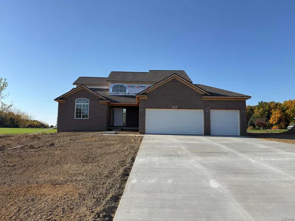 4189 Samantha Dr, Tecumseh, MI 49286