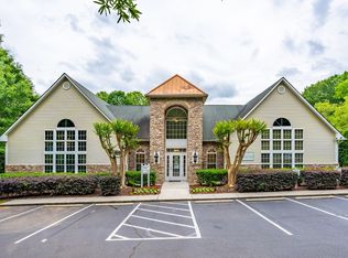 101 Shore Lake Dr #105J, Greensboro, NC 27455