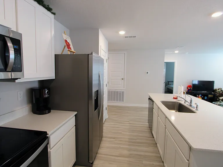 440 Scarborough St — Photo 11