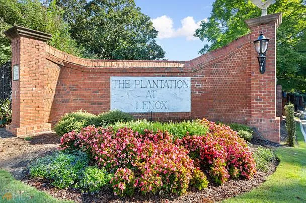 25201 Plantation Dr NE #201 — Photo 2