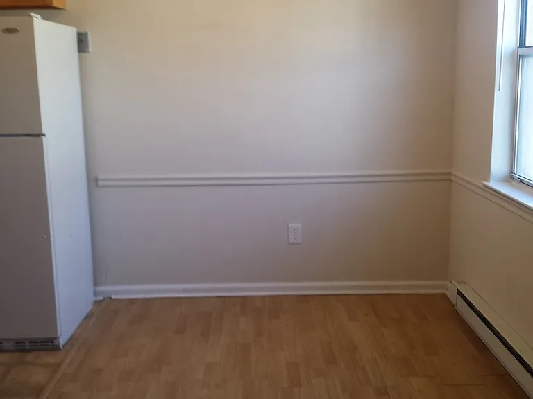 1017 Hannah St — Photo 2
