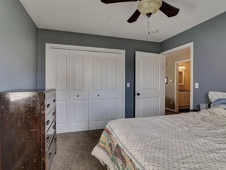 2121 Virginia Ave — Photo 18