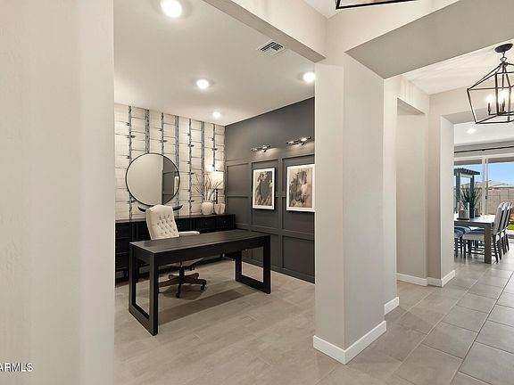 4th image of 2902 E VILLA Avenue
