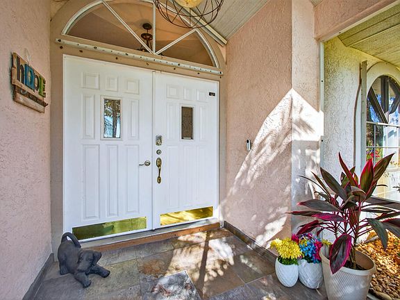 4th image of 529 SE Fallon Drive