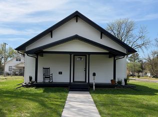 315 W 4th St, Ellinwood, KS 67526