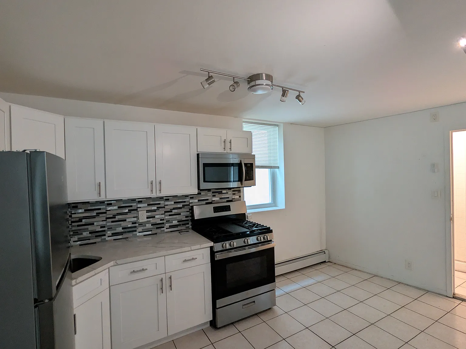2 bed, 800 sqft, $2,750 — Photo 1