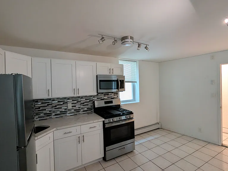 1395 Kearney Ave #B — Photo 11