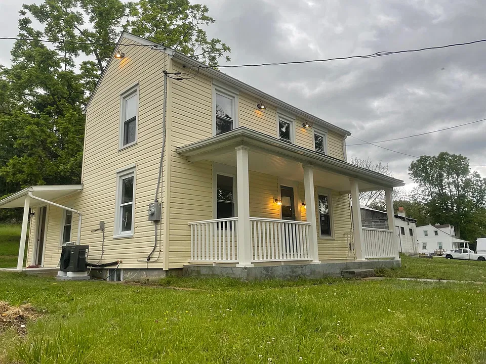 7405 Mountain Laurel Rd