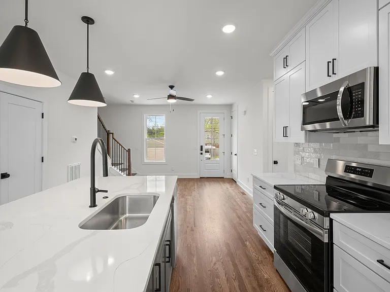 1510 Lawrence St — Photo 12