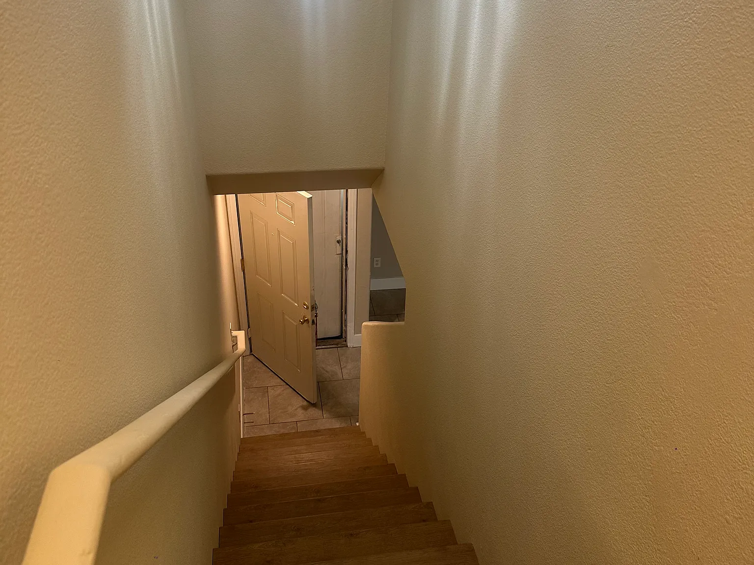 4 bed, 14000 sqft, $2,700 — Photo 3