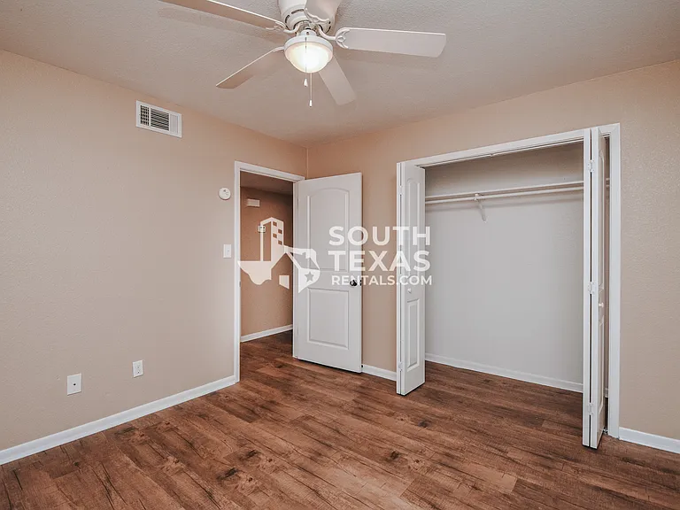 603-702 Sherwood Dr — Photo 13
