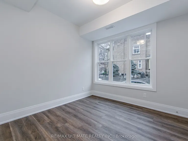 19 Fernwood Park Ave #MAIN — Photo 18