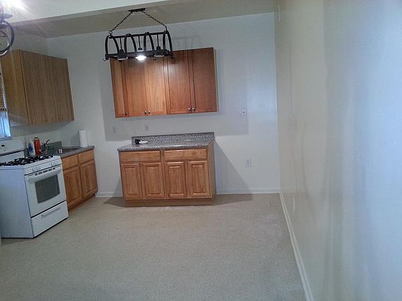2nd image of 115 Baden Pl #1