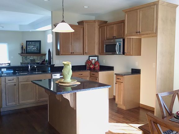 4th image of N109W14590 Preserve Heights Ct