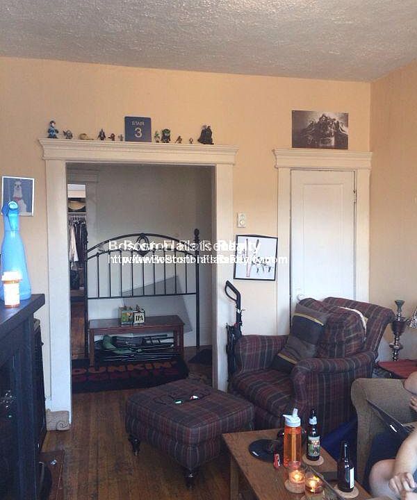2nd image of 881 Huntington Ave #9C