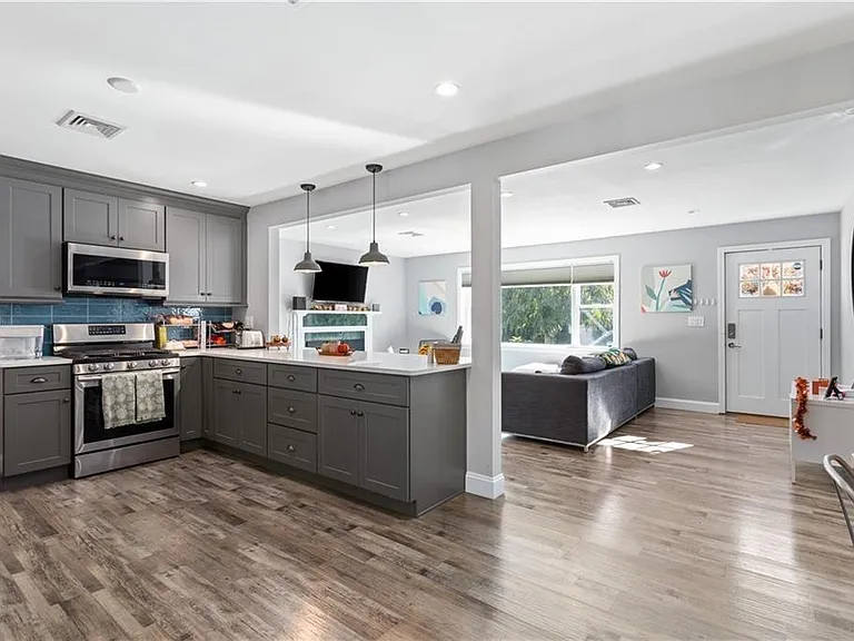 4 James St #1 — Photo 15