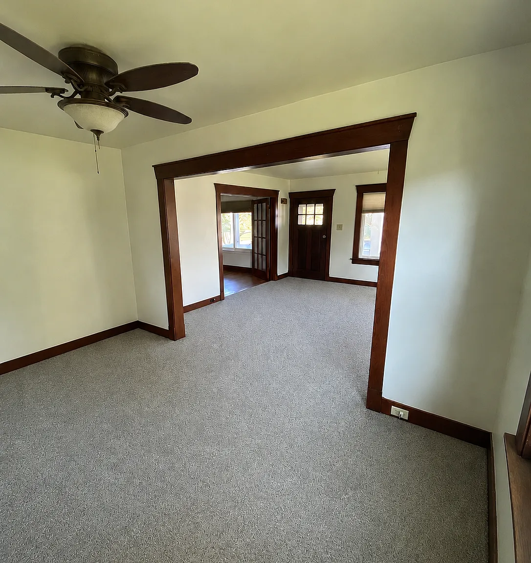 3 bed, 1000 sqft, $1,195 — Photo 2
