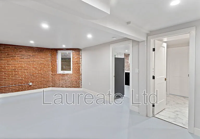 1256 N Clarkson St #9 — Photo 9