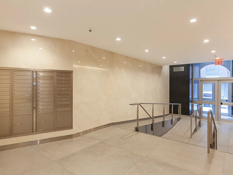 259 W 10th St #2D — Photo 10