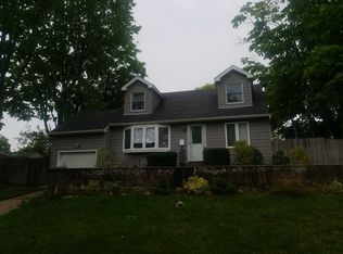 3 Sun Haven Ln, Commack, NY 11725