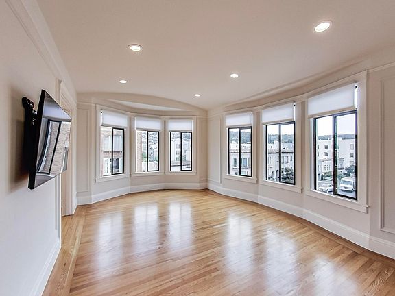 3rd image of 3501 Divisadero St APT 23