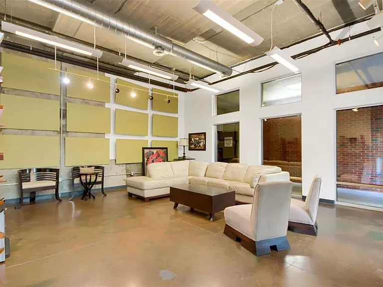 Community clubroom for parties/meetings/chilling out