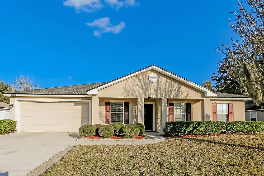 4 bed, 2.0 bath, 2038 sqft, $2,820 — Photo 1