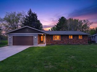 508 Woodvale Drive, Deforest, WI 53532