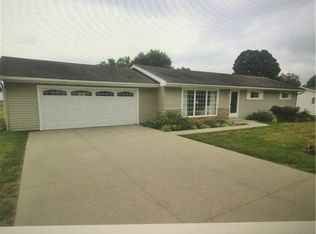 1120 Helene Dr, Zanesville, OH 43701