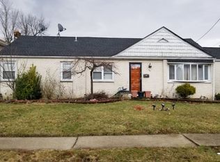 40 14th Ave, Elmwood Park, NJ