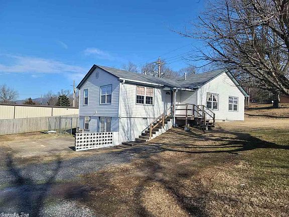 4th image of 1001 Pine Ave