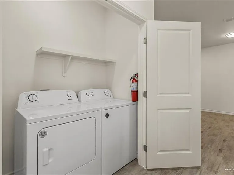 900 E Redbud Ave #15B5 — Photo 8