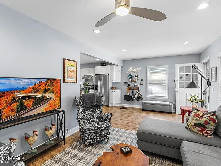 12 Eden Ave — Photo 15