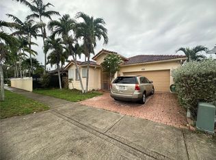 15553 SW 41st Ter, Miami, FL 33185