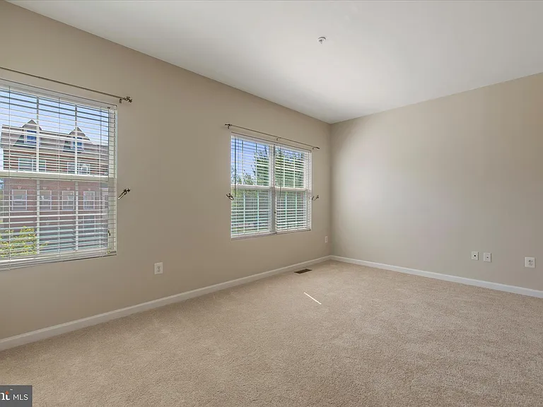 11696 Palm Desert Pl — Photo 9