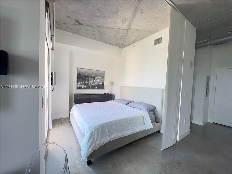10 SW South River Dr #1607 — Photo 6