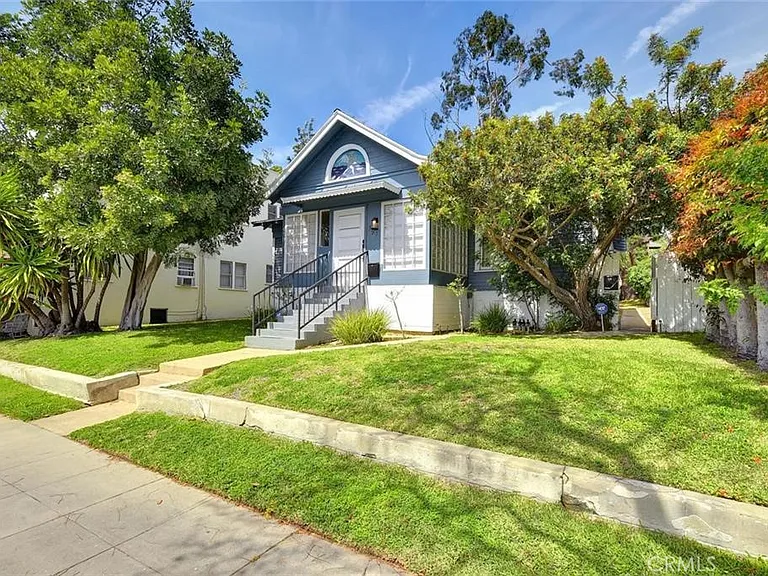757 N Loma Vista Dr — Photo 2