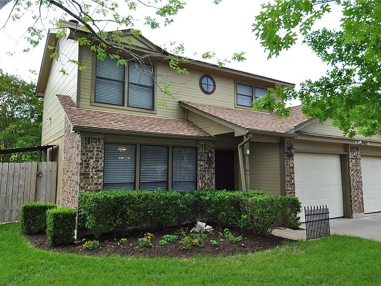 13405 Saddlebrook Trl #B — Photo 1