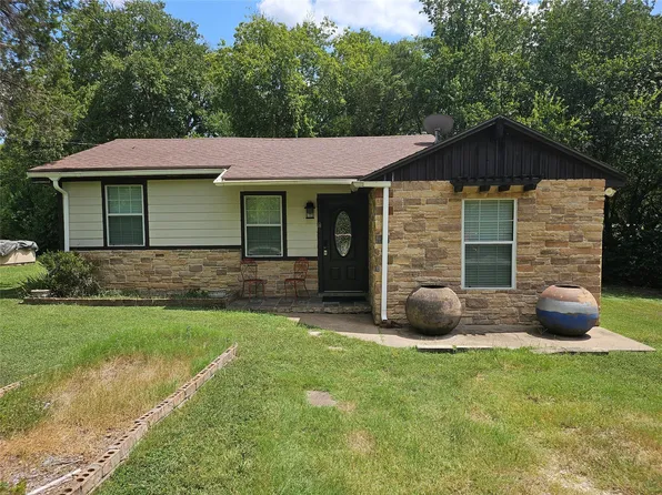 108 2nd St, Whitney, TX 76692