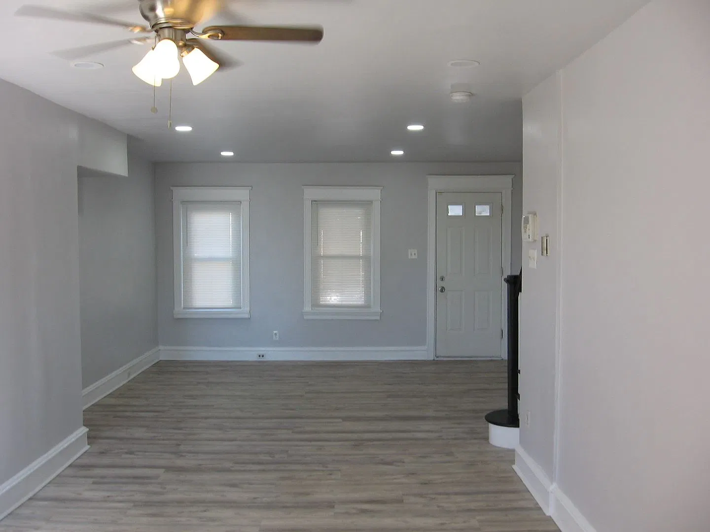 Remodeled Home - Parkside Section 8 Applicants Only — Photo 4